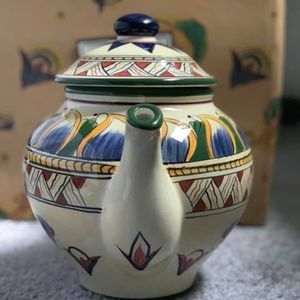 Deruta Antique Tea pot
